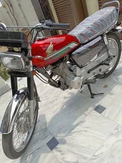 Honda 125 self start brand new conditon for sale ( 0313, 3712, 788)