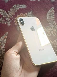 iphone xs (FACTORY UNLOCK) 79 health all ok gold 9/10