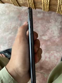 iphone11pro max 10by09condition bettery health 79water proof k