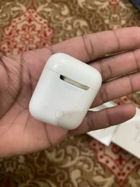 airpods 2 4