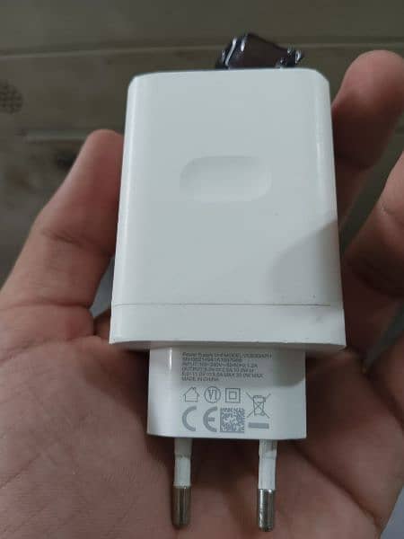 Realme 33W Original Box Out Adaptor 1