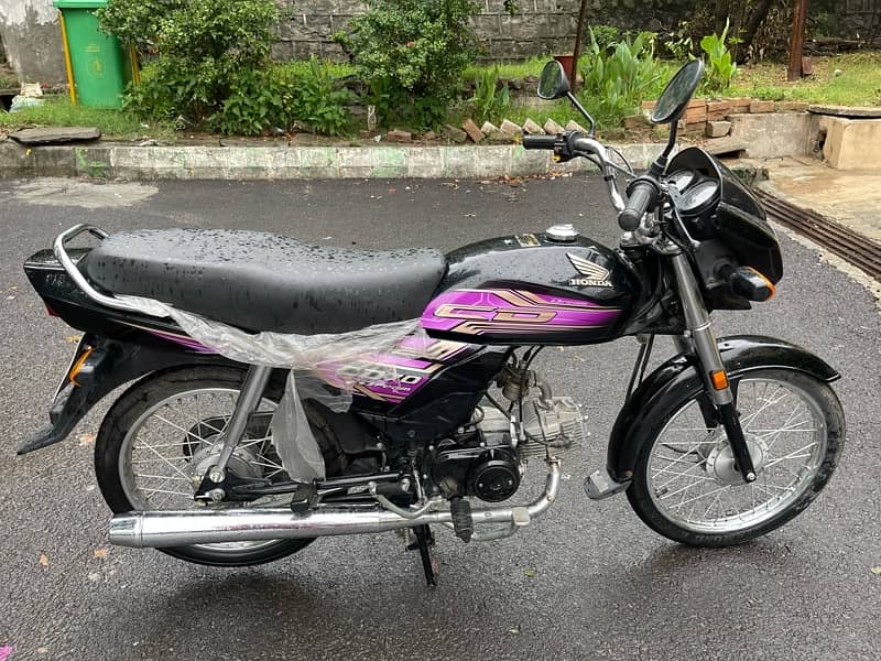 Honda CD 70 Dream (2022 and NEW CONDITION) 5