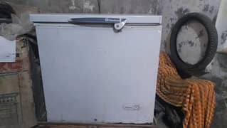 deep freezer company dawlance is single  one door is good condition