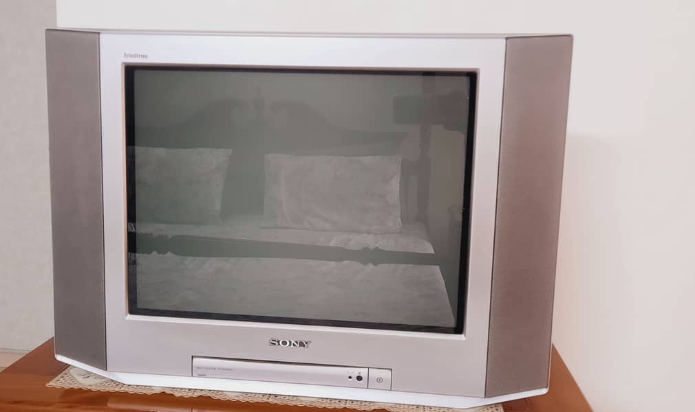 Sony TV, 21 inch in Excellent condition & Bright color screen 0