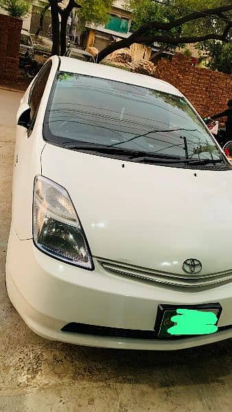 Toyota Prius 1500 cc 4