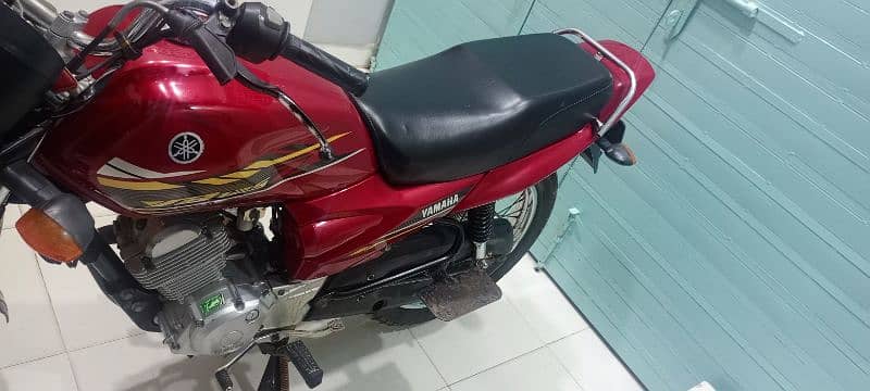 YAMAHA YB 125Z 4