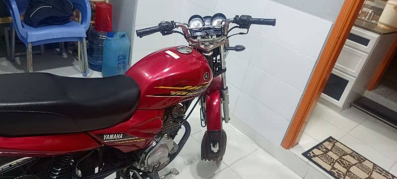 YAMAHA YB 125Z 6