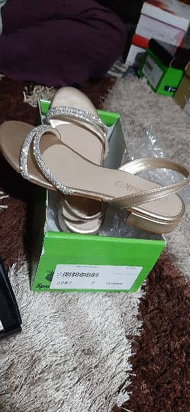 Preloved shoes  Size 37 7