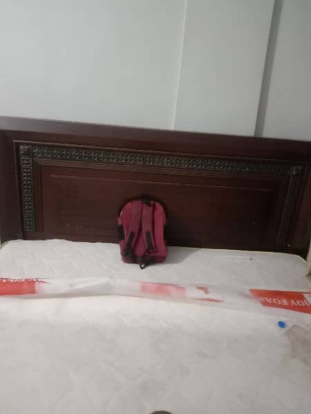 wooden bed 0