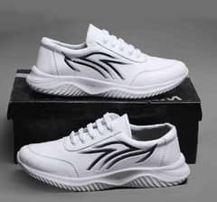 men's jogger white shoes
