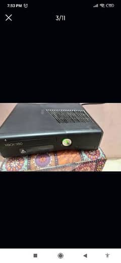 Xbox 360 console with 2 wireless controllers
