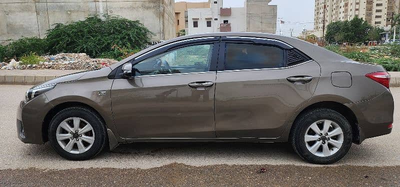 Toyota Corolla Altis Grande CVT-i 1.8 Model 2014. 3