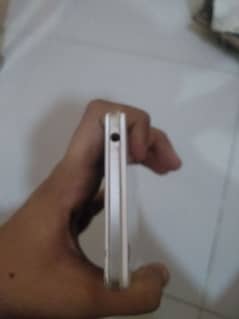 vivo Y51a hai 4/64 hai  is ki LCD dale gi or pannel dale ga