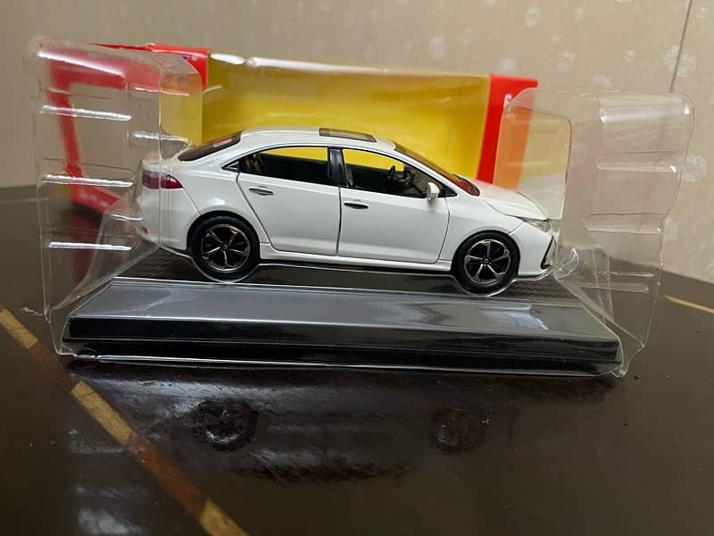 1:32 DIE-CAST Alloy Toyota Corolla Car 1