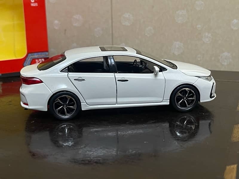 1:32 DIE-CAST Alloy Toyota Corolla Car 3