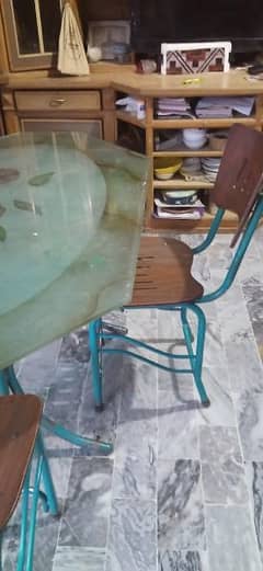 dinning table with 6 wooden chairs and Steel body