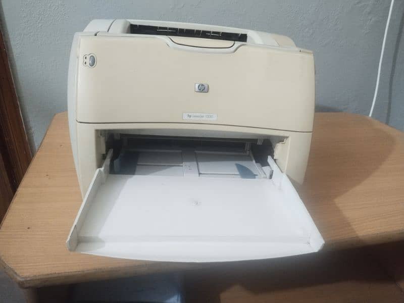 Printer HP LaserJet Model 1300 0