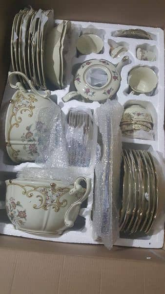 brand new dinner set made in england 0