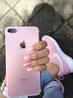 iphone 7 plus 128 GB PTA approved my WhatsApp number 03473694899