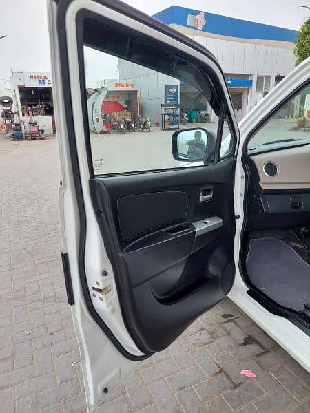 Suzuki Wagon R 2021 16