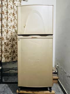 Dawlance Fridge Medium Size