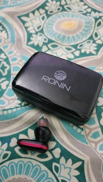 Ronin Earbuds 1