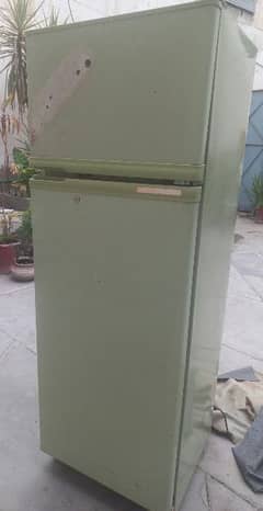 Medium size singer refrigerator