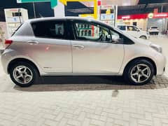 Toyota Vitz 2013