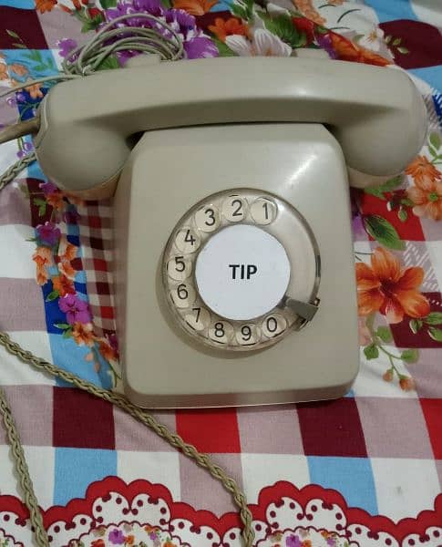 antique telephone set 5