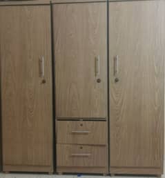 3 door lamination wardrobe for sale urgent