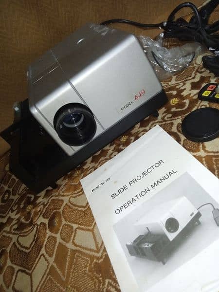 overhead projector and slide projector available (0370-2090709) 16