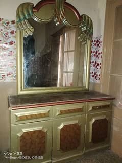 deeko kitchen Almari and dressing table for sale