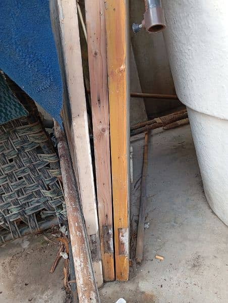 Diyar wood and other like new doors available 10/9 good quality wood 1