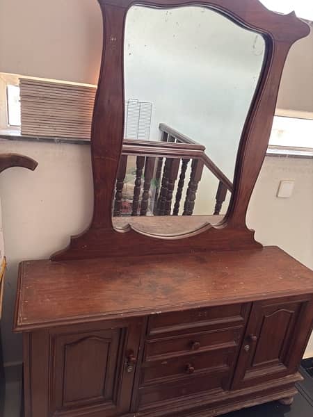 dressing table 0