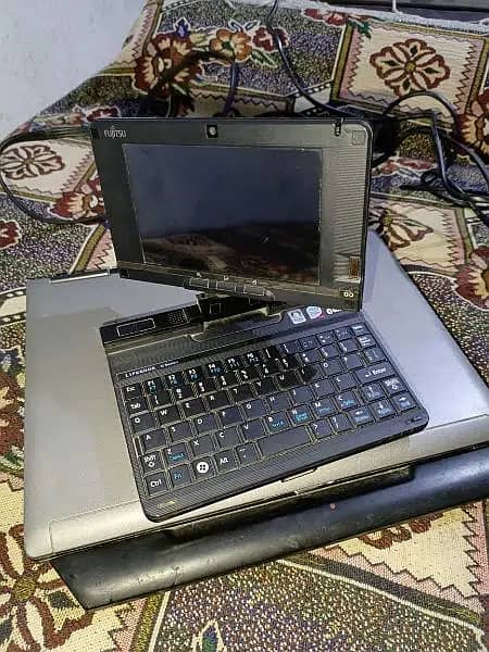 Computer and LCD 10