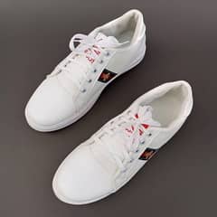 Men's sports shoes, delivery in all Pakistan