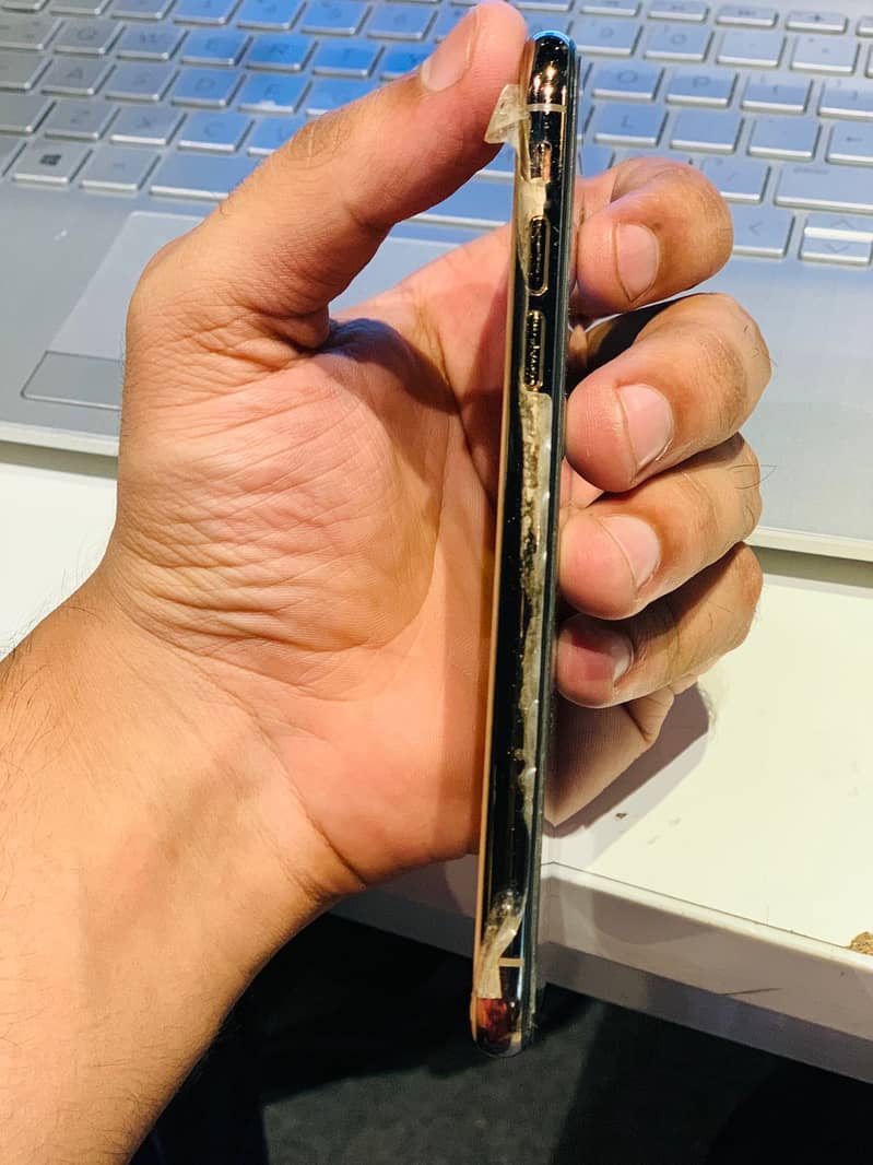 iphone xs 64gb pta approved 3