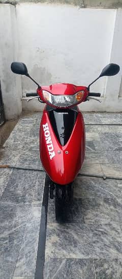 Honda scooty