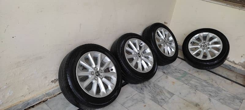 Corolla Hybrid - Original 16" Alloy Rims Original Dunlop 205/55R16 1