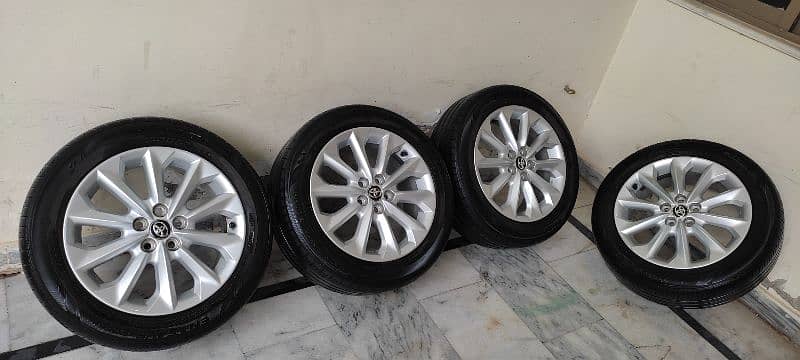 Corolla Hybrid - Original 16" Alloy Rims Original Dunlop 205/55R16 2