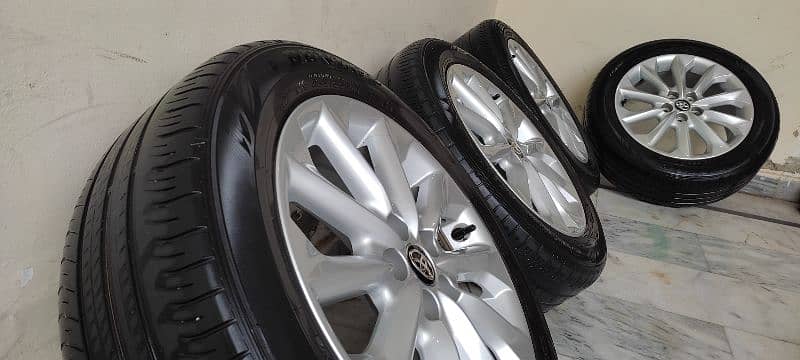 Corolla Hybrid - Original 16" Alloy Rims Original Dunlop 205/55R16 3