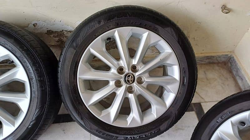 Corolla Hybrid - Original 16" Alloy Rims Original Dunlop 205/55R16 0