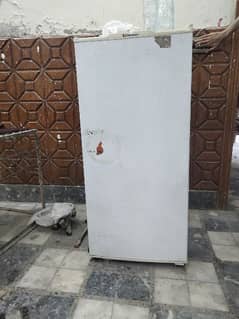 used Dawlance refrigerator (fridge)