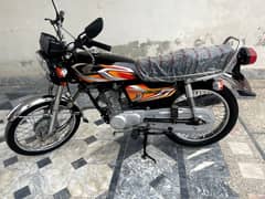 125 honda black colour  full new condition 2022 model brand new bike