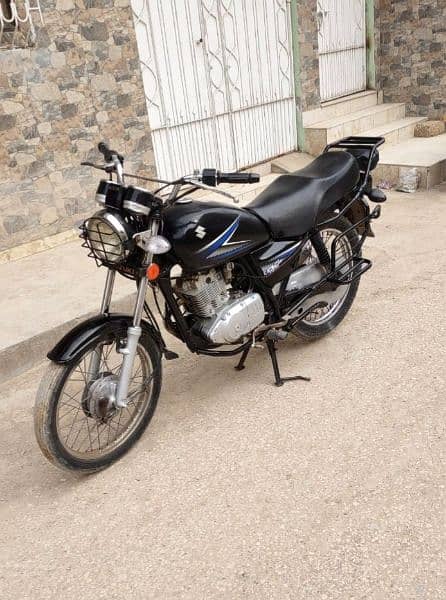 Suzuki GS 150 2018 4