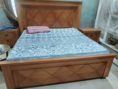 bed set / king size bed / bed / double bed dressing & side table