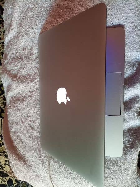 MacBook pro 2013/14 i5 generation 8gb 1