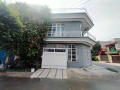 5 marla house for sale in johartown block A 
cornor (tile flooring)
Facing markit 
main approach 
double kitchen