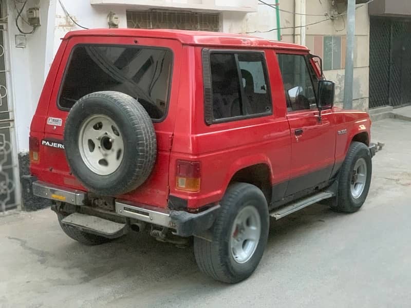 Mitsubishi Pajero 1985 2