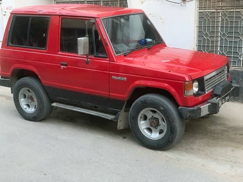 Mitsubishi Pajero 1985 3